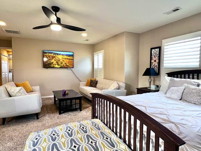 Oversized Master Bedroom - 17201 Lark Water Ln