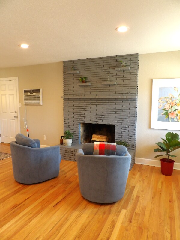 Building Photo - 1806 Koshare St