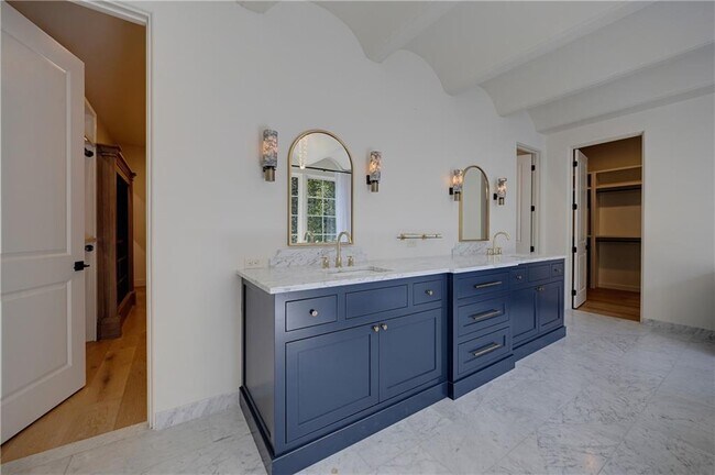 Building Photo - 3570 Knollwood Dr NW