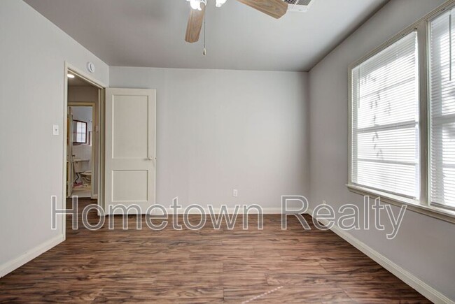 Building Photo - 432 Babb Dr