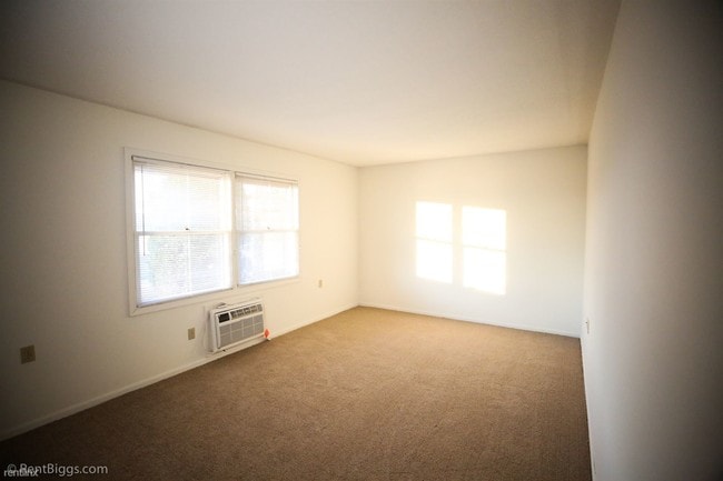 Building Photo - 1 br, 1 bath  - Lancaster Senior Apartments