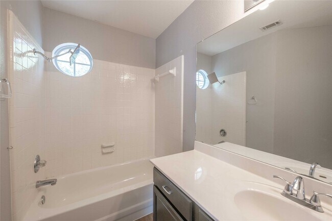 Building Photo - 1011 Gazania Dr