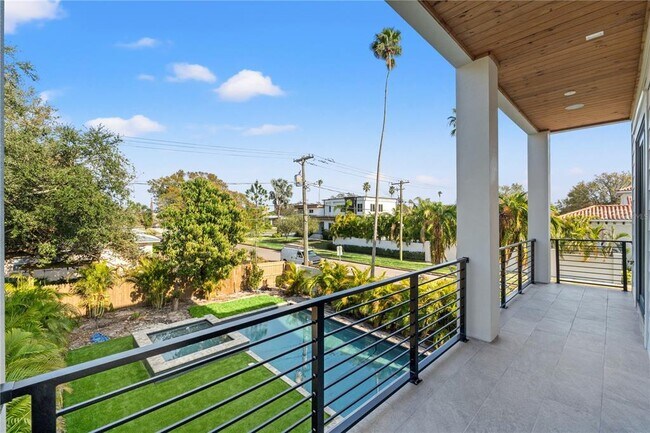 Building Photo - 531 Danube Ave