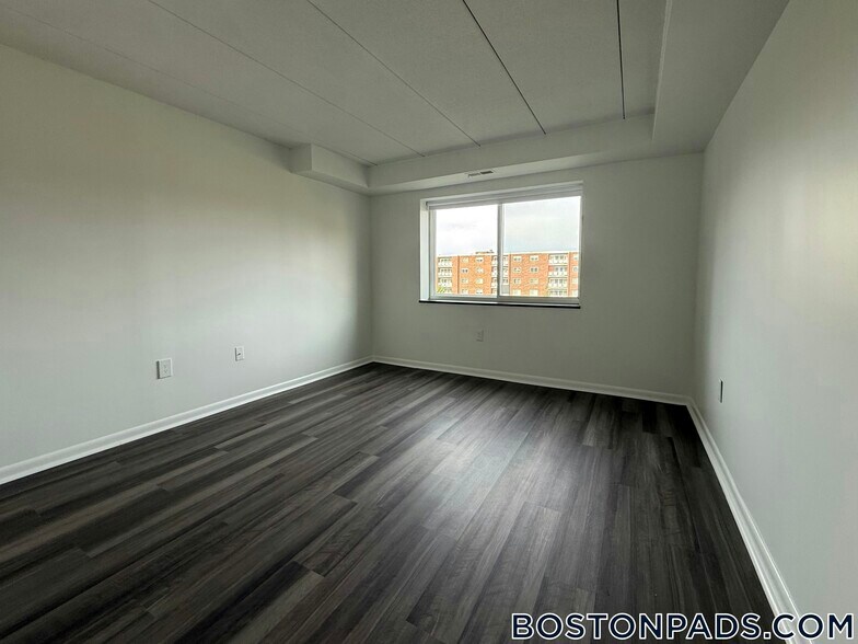 Building Photo - 53 Hill Rd