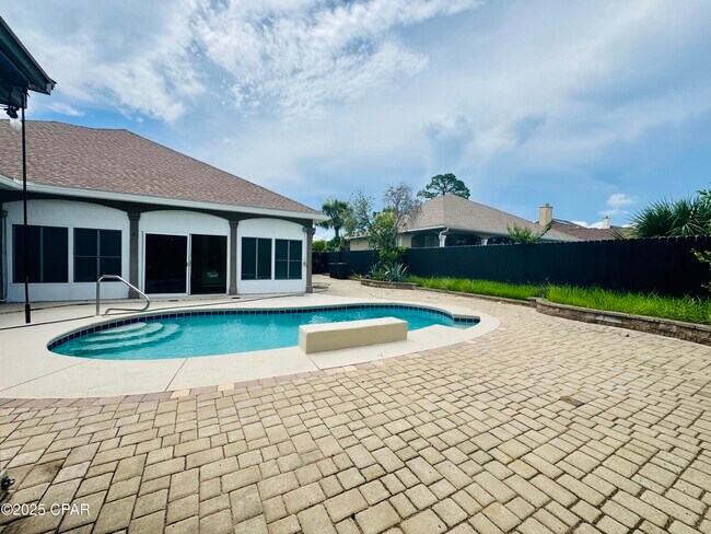 Building Photo - 100 Palm Bay Blvd