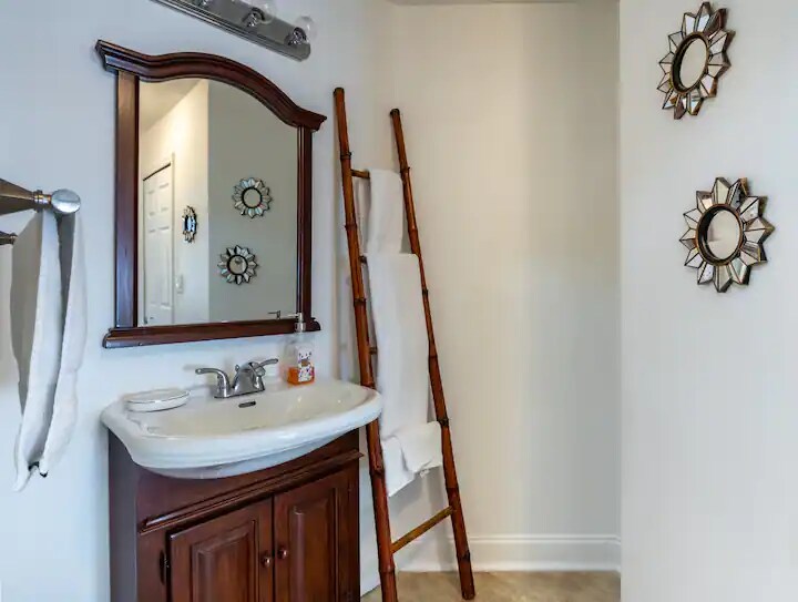 Building Photo - 8824 Coral Palms Ct