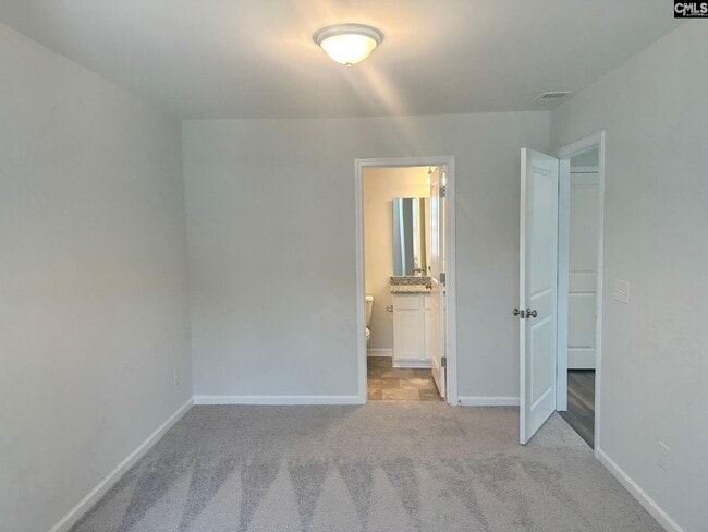 Building Photo - 845 Summerwood Ln