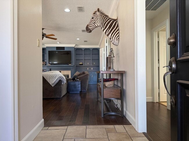 Building Photo - 4103 101st St