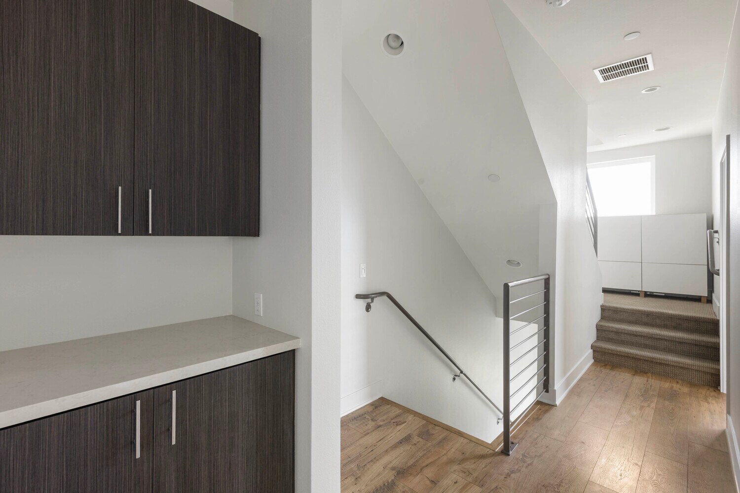 Building Photo - 2753 Waverly Dr