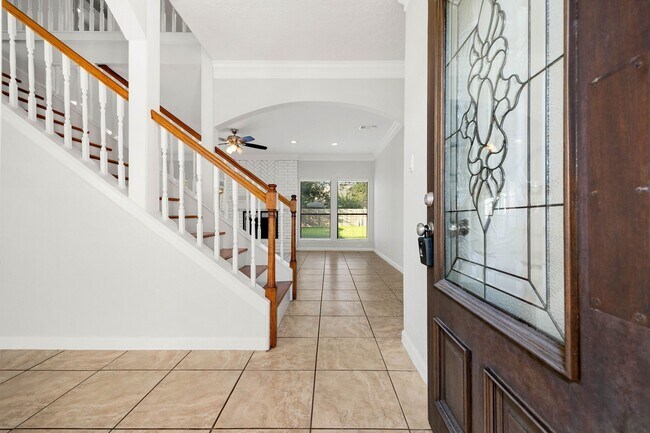 Building Photo - 15526 Cabildo Dr