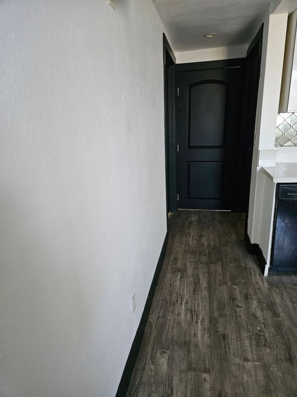 Building Photo - 534 N Berendo St