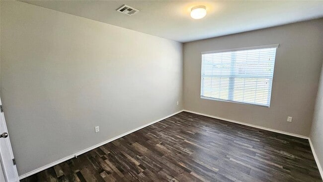 Building Photo - 3305 SE 95th St