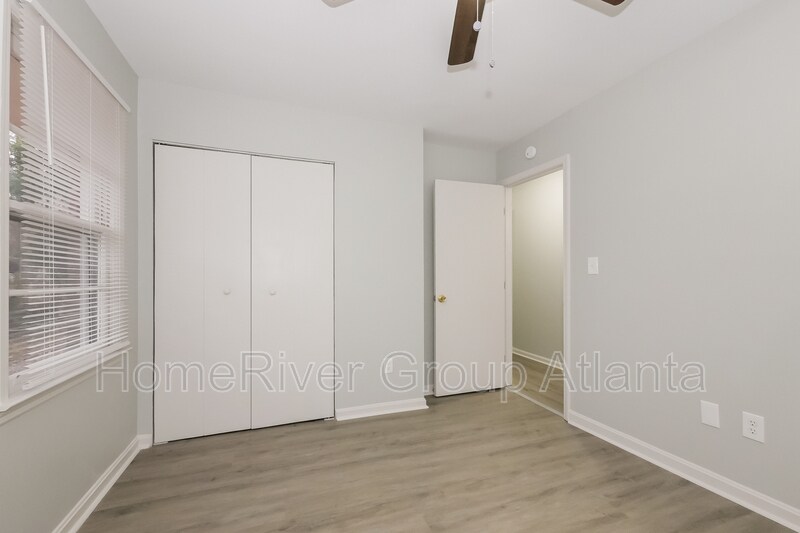 Building Photo - 506 Shady Ln Dr