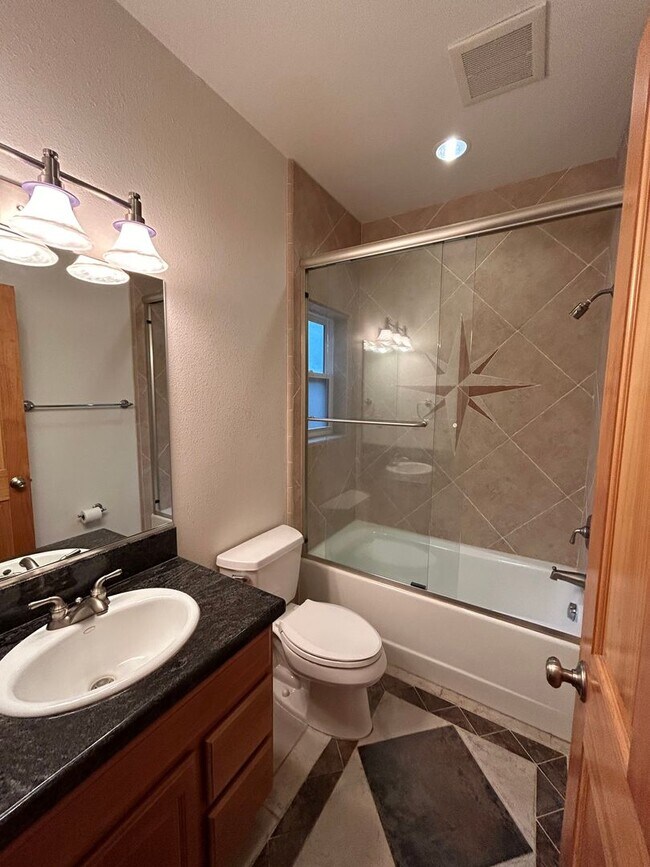 Building Photo - 1513 Crystal Air Dr