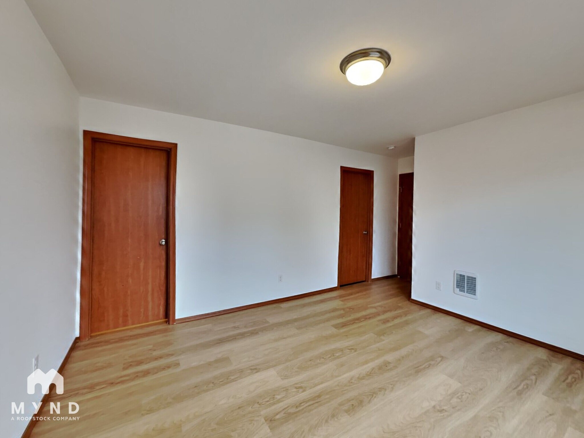 Building Photo - 1412 E 64th St