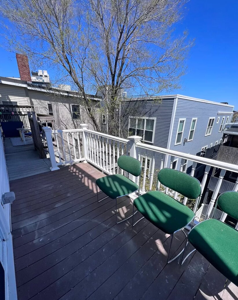 Building Photo - 608 Dorchester Ave