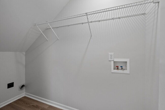 Building Photo - 142 Bremerton Dr SW