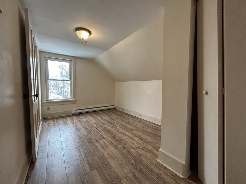 Office/Bonus Room 1 - 29 Cross St