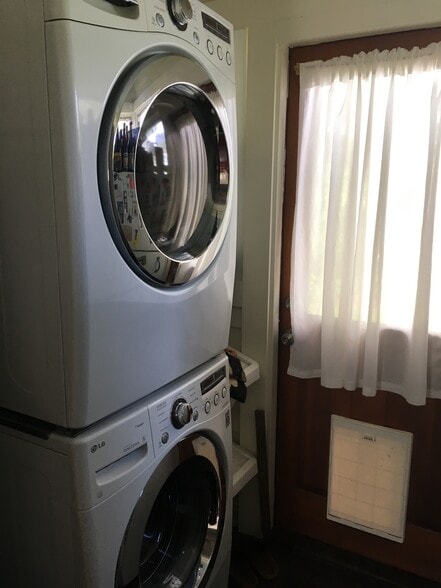 New washer/dryer - 1275 Jackson St