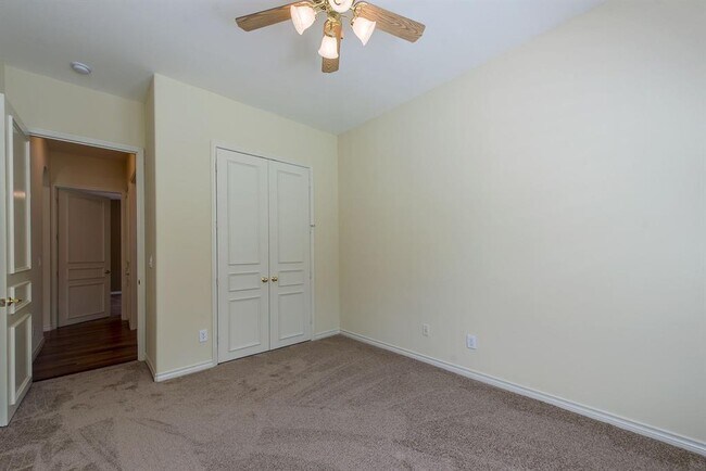 Building Photo - 15462 Mansion Woodland Dr