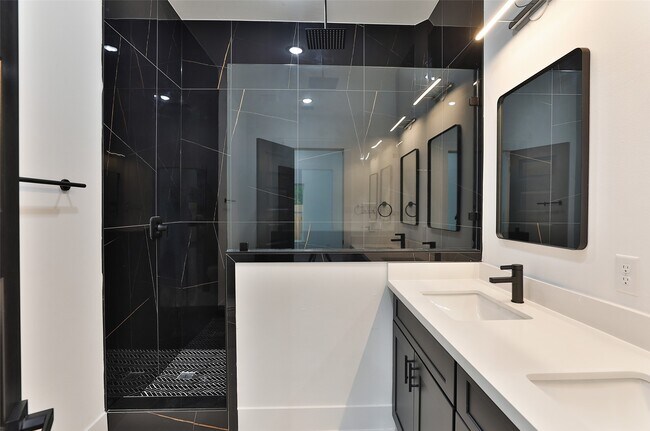 Building Photo - 8109 Bigwood St