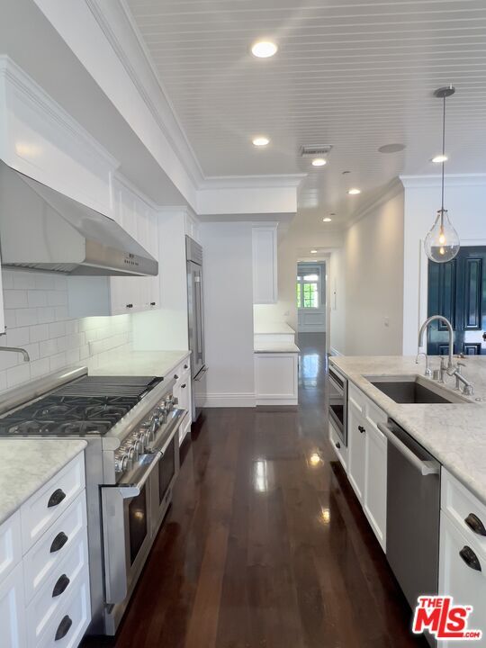 Building Photo - 1024 23rd St