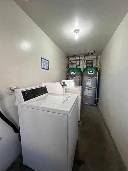 Building Photo - 4350 Troost Ave