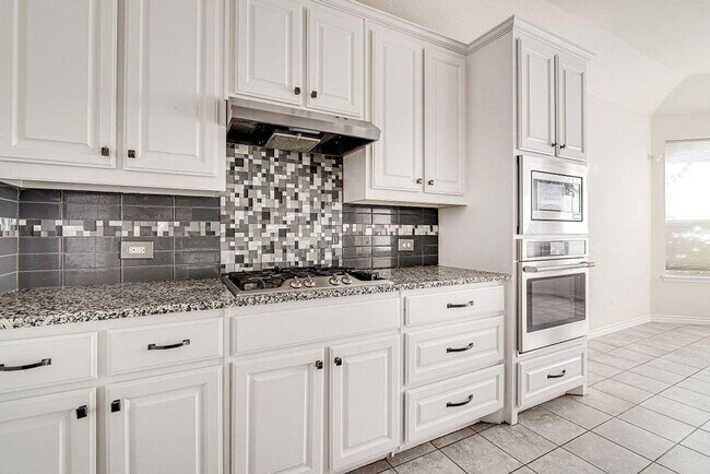 Building Photo - Spacious 4BR House in Burleson
