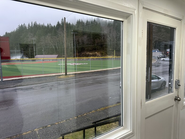 Building Photo - 1160 Park Ave