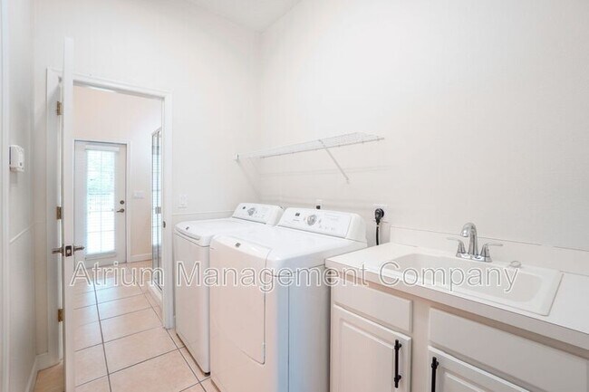 Building Photo - 1679 Shadowmoss Cir