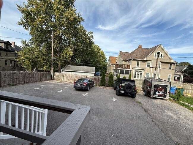 Building Photo - 1036 Monroe Ave