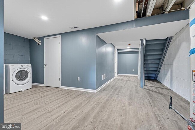 Building Photo - 2410 Keyway