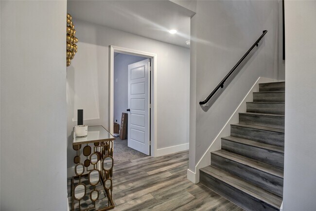 Building Photo - 811 Paul Quinn St