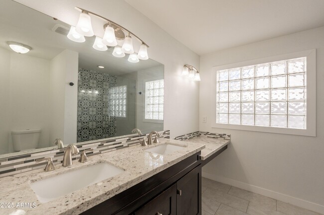 Building Photo - 6808 E Loma Land Dr