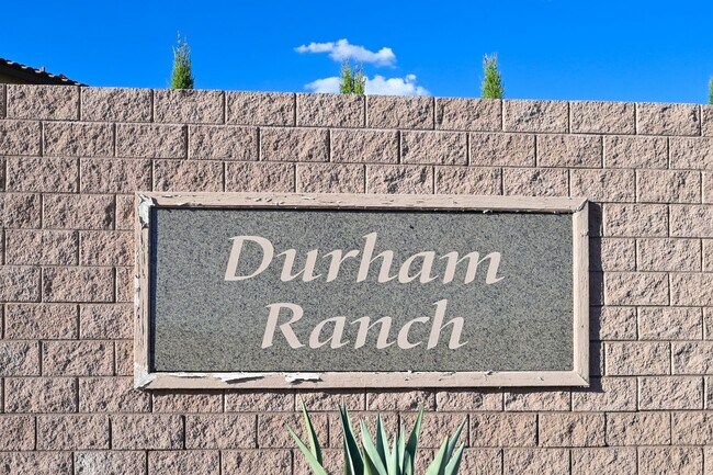 Building Photo - Mountains Edge!! Gated!!  4 bedrooms!! Primary Bedroom and bath down Stairs!! 2 Primary bedrooms!...