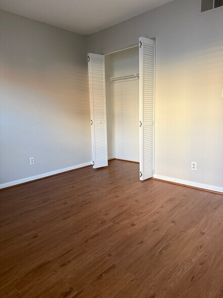 Building Photo - 1414 Deerpond Ln