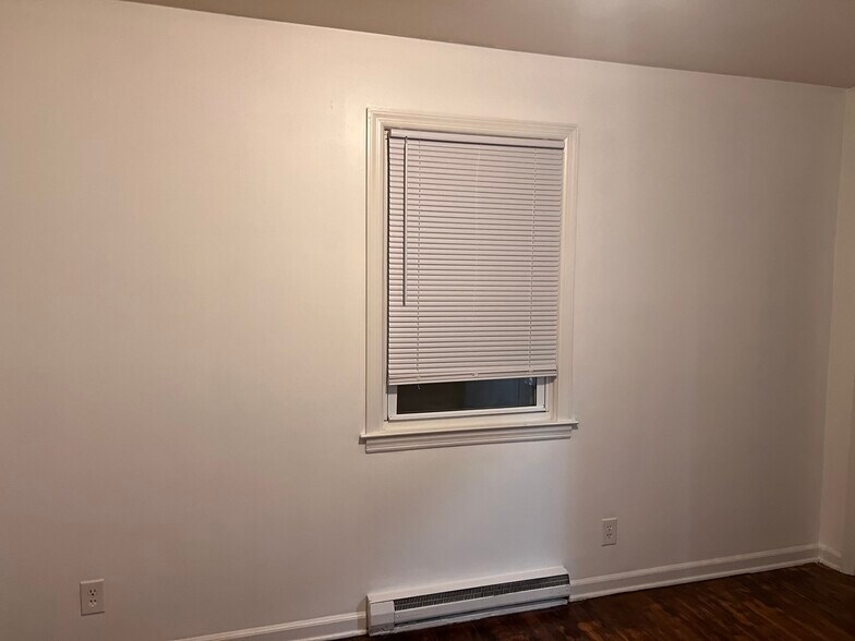 Bedroom 3 - 21 N Spring St