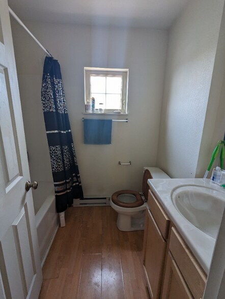 Building Photo - 813 Castello Ave