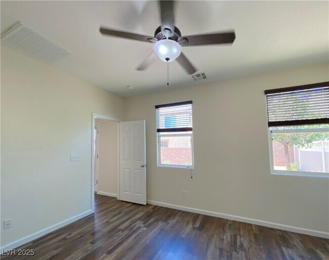 Building Photo - 1000 Aspen Cliff Dr
