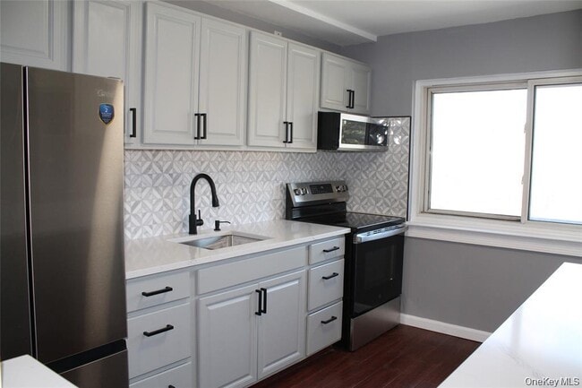 Building Photo - 810 Blooming Grove Turnpike