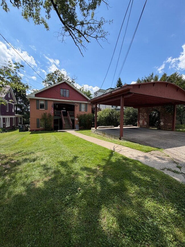 Building Photo - 429 Richwood Ave