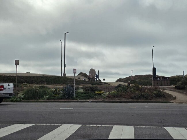 Building Photo - Remodeled Home 2 Blocks from Ocean Beach