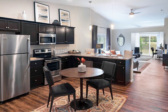 Spacious Kitchens with Breakfast Bar and Room for a Table - Redwood Holt