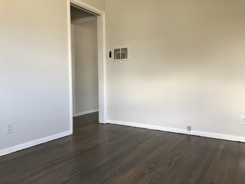 Bedroom - 1033 Pearl St