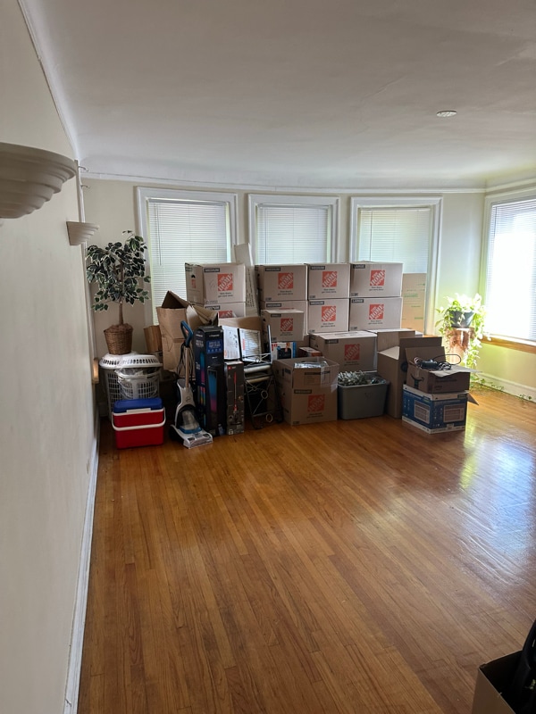 Building Photo - 8328 S Ingleside Ave