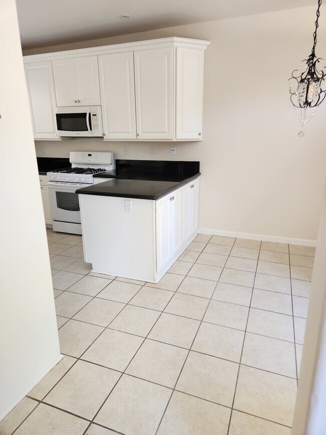 Building Photo - 11543 Treeview Ct