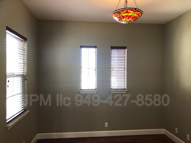 Building Photo - 3000 Granite Pointe Dr