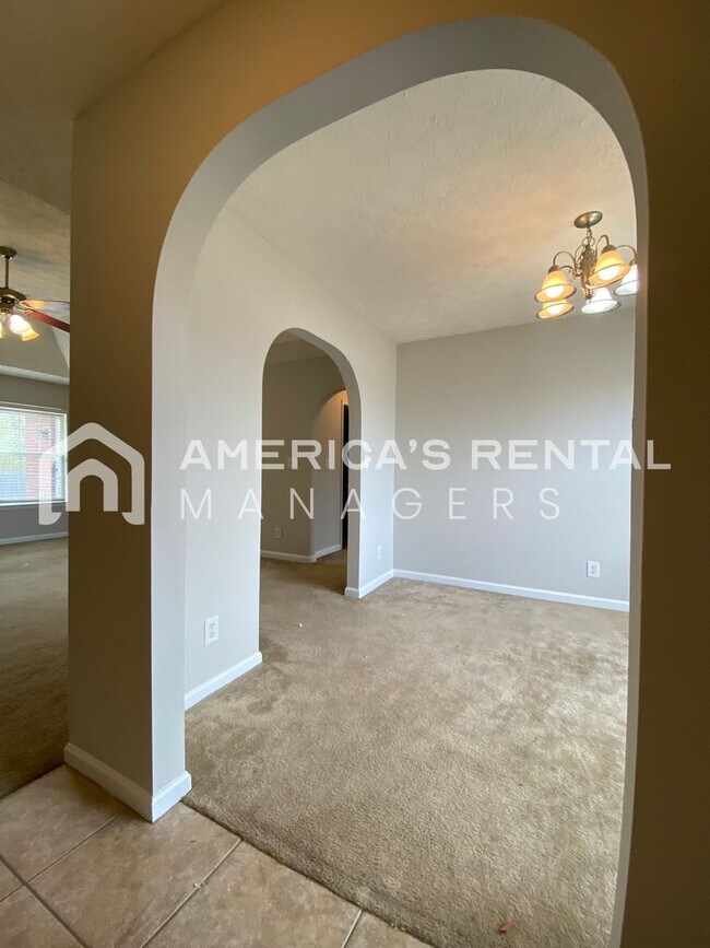 Building Photo - Home for Rent in Montgomery with Fenced in Backyard!!! New LVP Flooring! View with 48 Hours Notic...