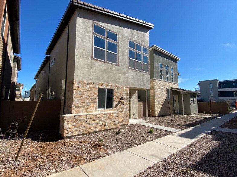 Primary Photo - 1312 N Zane Dr