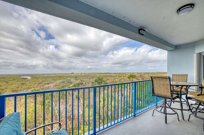 Building Photo - Beautiful Ocean Walk Condo